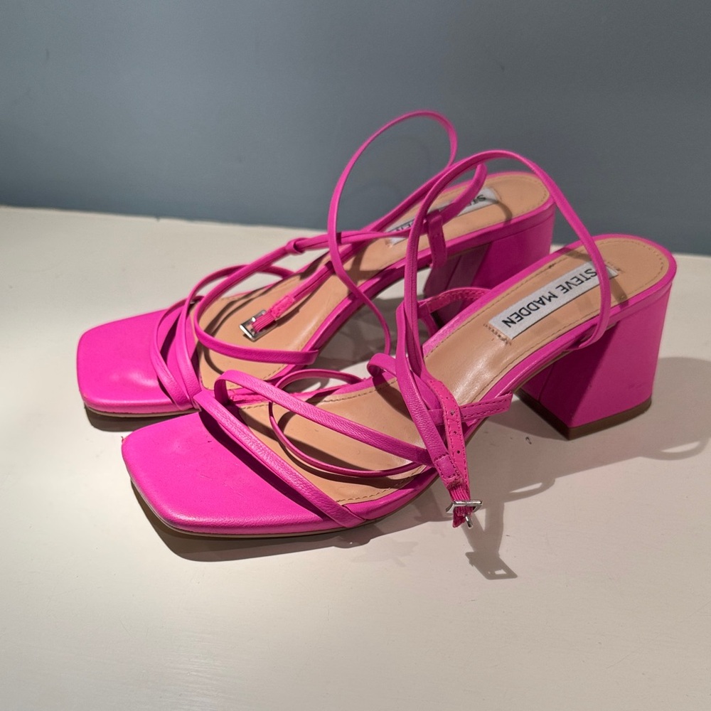 Steve Madden Fuchsia Strappy Heels